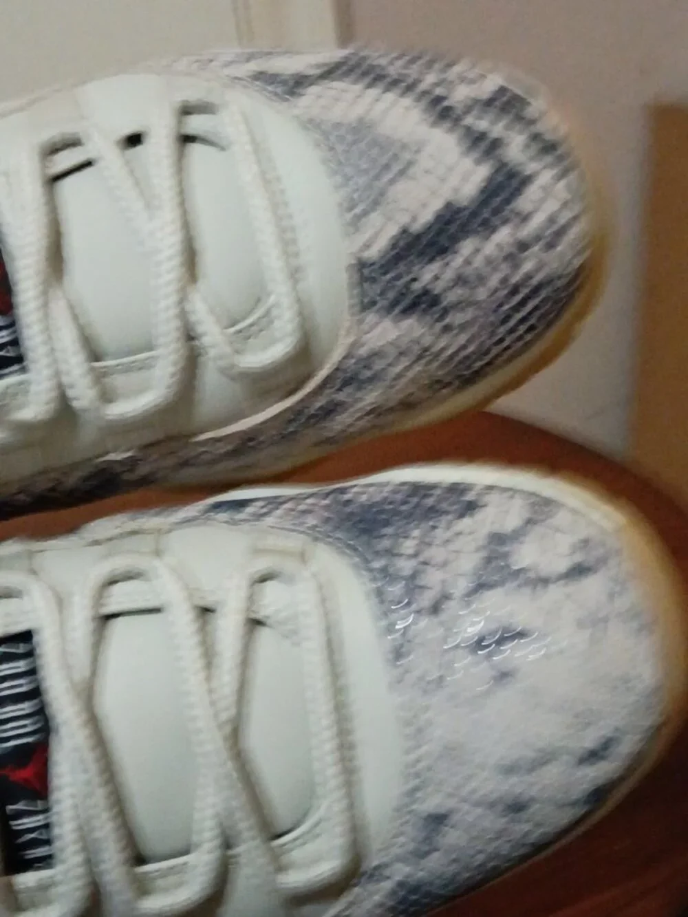 Nike Air Jordan 11 Low Snakeskin Light Bone CD6846-002 Men's Size 8